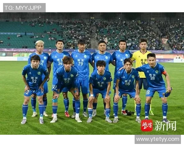 南京足球队团队协作探讨:如何在赛场上实现默契与胜利 南京足球队团队协作探讨:如何在赛场上实现默契与胜利