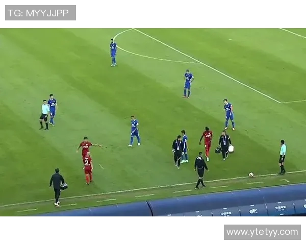 南京足球队以53分领跑总决赛积分榜展现强劲实力