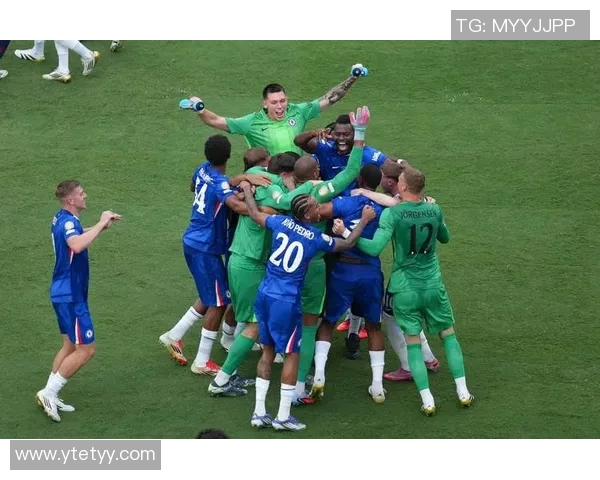 法国足球明星的辉煌历程与国际赛场上的传奇表现 法国足球明星的辉煌历程与国际赛场上的传奇表现